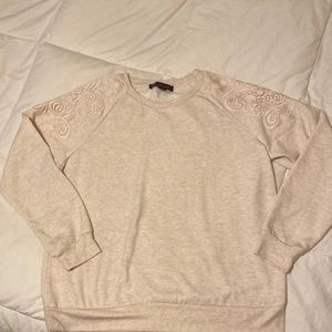 NWOT Gloria Vanderbilt Lightweight Sweatshirt, Size Large
